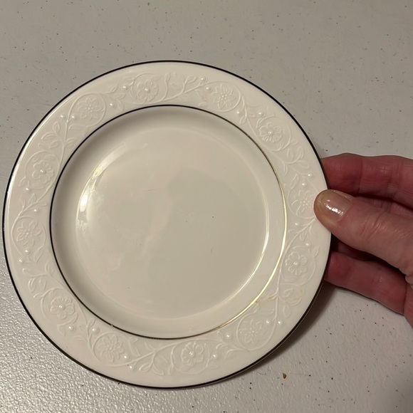 Lenox porcelain desert plate, Floral Veil pattern - Picture 1 of 5